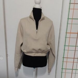 Wilfred Cropped Half-Zip Turtleneck Sweatshirt in Beige